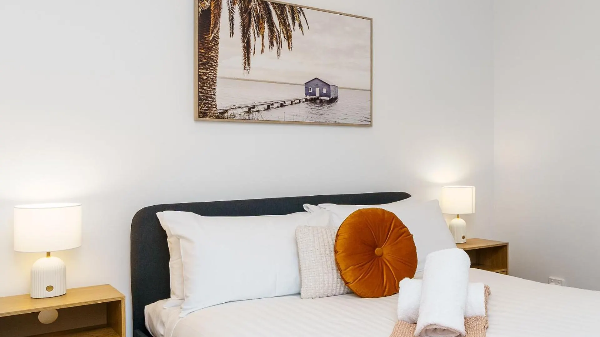 Serene 2Br Apt In The Radiant City Of Civic Canberra Apartment